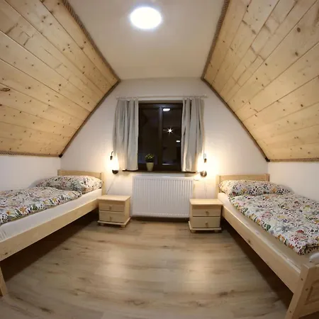 Podkrovný Fialka Apartamento *